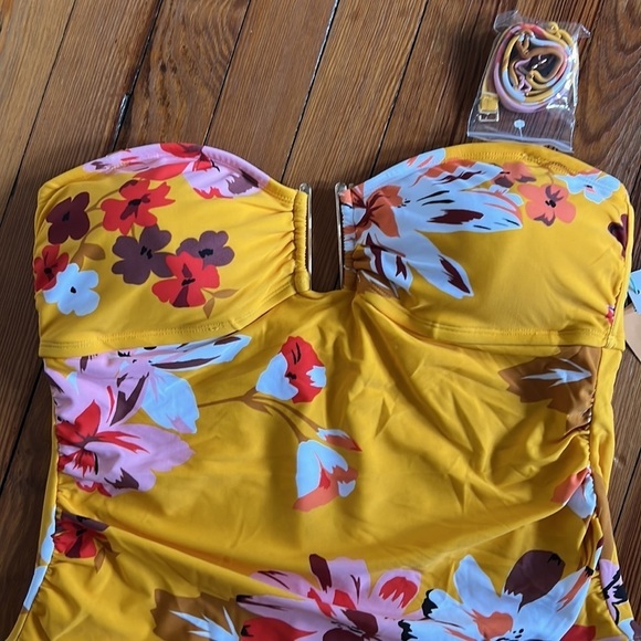 Kona Sol Wizard Gold Tropical Floral High Coverage One Piece Swimsuit NWT Size L - Picture 2 of 6